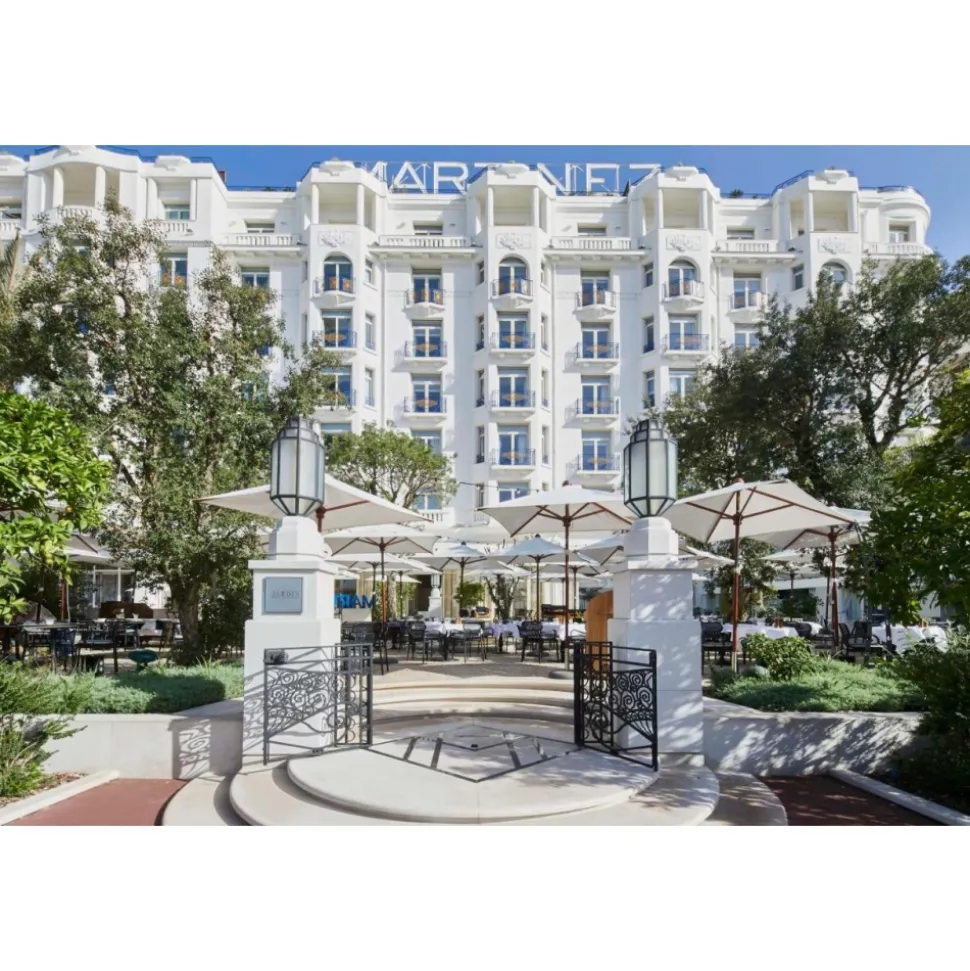 Monte Carlo Travel 1985 - Ferrari 812 GTS - Supercar - Monte-Carlo - Cannes - Exclusive Luxury - Avvenice