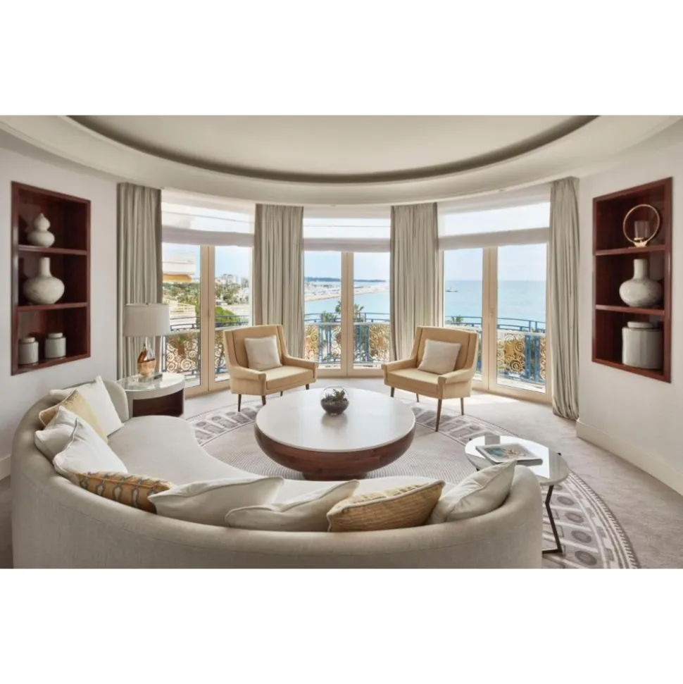 Monte Carlo Travel 1985 - Ferrari 812 GTS - Supercar - Monte-Carlo - Cannes - Exclusive Luxury - Avvenice