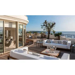 Monte Carlo Travel 1985 - Ferrari 812 GTS - Supercar - Monte-Carlo - Cannes - Exclusive Luxury - Avvenice