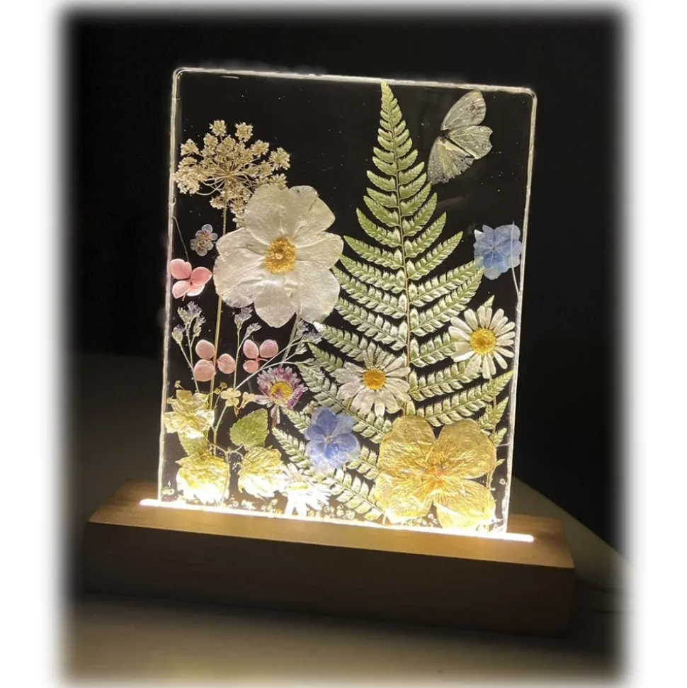 Natusi - Resin Art - Desire - Artisan Lamp with Natural Flowers - Handmade - Furnishings - Home - Avvenice