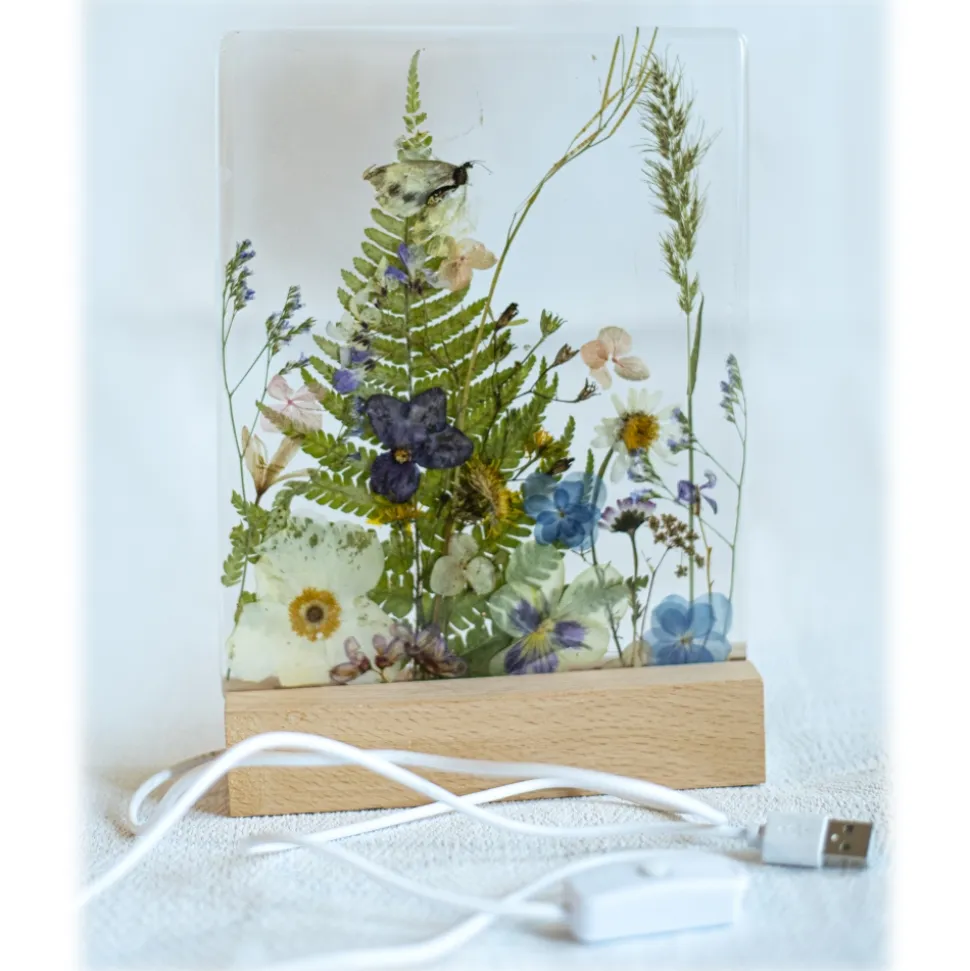 Natusi - Resin Art - Desire - Artisan Lamp with Natural Flowers - Handmade - Furnishings - Home - Avvenice