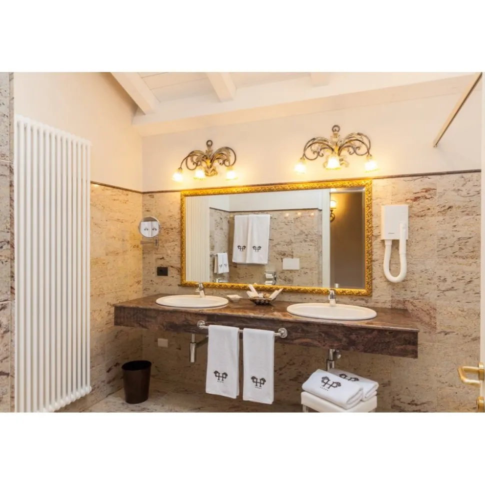 Park Hotel Villa Pacchiosi - Discovering Parma - 4 Days 3 Nights - Suite Premium - Avvenice