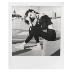 Polaroid Originals - B&W Film for SX-70 - Classic White Frame - Film for Polaroid Originals SX-70 Cameras - Avvenice