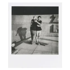 Polaroid Originals - B&W Film for 600 - Classic White Frame - Film for Polaroid Originals 600 Cameras - OneStep 2 - Avvenice