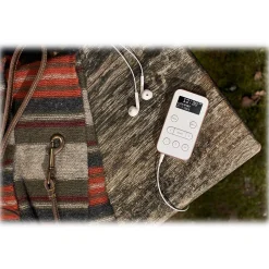 Pure - Move R3 - White - Lightweight Rechargeable Personal Stereo DAB+ / FM Radio - High Quality Digital Radio - Avvenice