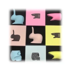 Qeeboo - Killer - Pink - High Capacity Portable Power Bank USB Charger - qeeboo Mini - Portable Batteries - 2600 mAh - Avvenice