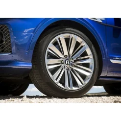 Rent Luxe Car - Bentley Bentayga - Exclusive Luxury Rent - Avvenice