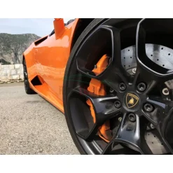 Rent Luxe Car - Lamborghini Huracan Spyder - Exclusive Luxury Rent - Avvenice