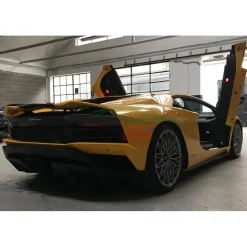 Rent Luxe Car - Lamborghini Aventador - Exclusive Luxury Rent - Avvenice