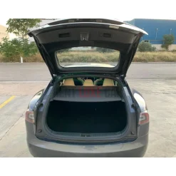 Rent Luxe Car - Tesla Model S - Exclusive Luxury Rent - Avvenice