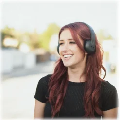 Skullcandy - Uproar - Famed Red / Black - Bluetooth Wireless On-Ear Headphones with Microphone, Supreme Sound and Powerful Bass - Avvenice