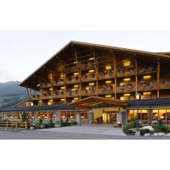 Sport & Kurhotel Bad Moos - Dolomites Spa Resort - Love & Romantic - 4 Days 3 Nights - Avvenice
