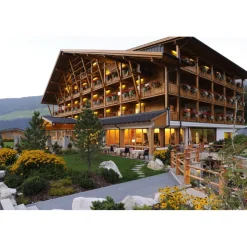Sport & Kurhotel Bad Moos - Dolomites Spa Resort - Love & Romantic - 4 Days 3 Nights - Avvenice