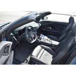Superior Car Rental - Audi R8 Spyder - Exclusive Luxury Rent - Avvenice