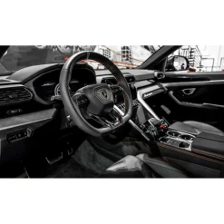 Superior Car Rental - Lamborghini Urus - Black - Exclusive Luxury Rent - Avvenice