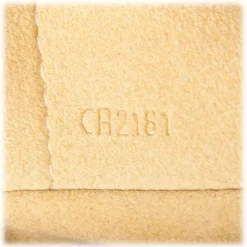 The Artsy MM features a damier azur canvas body, a rolled vachetta handle, an open top, and interior zip and slip pockets. - Avvenice