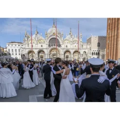 The Venice Debutant Grand Ball - Gold Ticket - Venice - Grand Ball - Teatro La Fenice - Exclusive Luxury Event - Avvenice