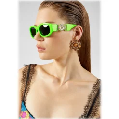 Versace - Sunglasses Medusa "Biggie" - Green Fluo - Sunglasses - Versace Eyewear - Avvenice