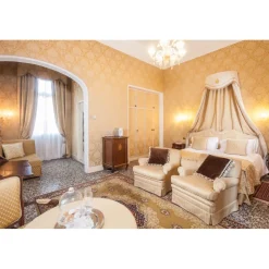 Villa Condulmer - Relax & Golf - Executive Suite - 5 Days 4 Nights - Venice - Villa - Veneto Italy - Avvenice
