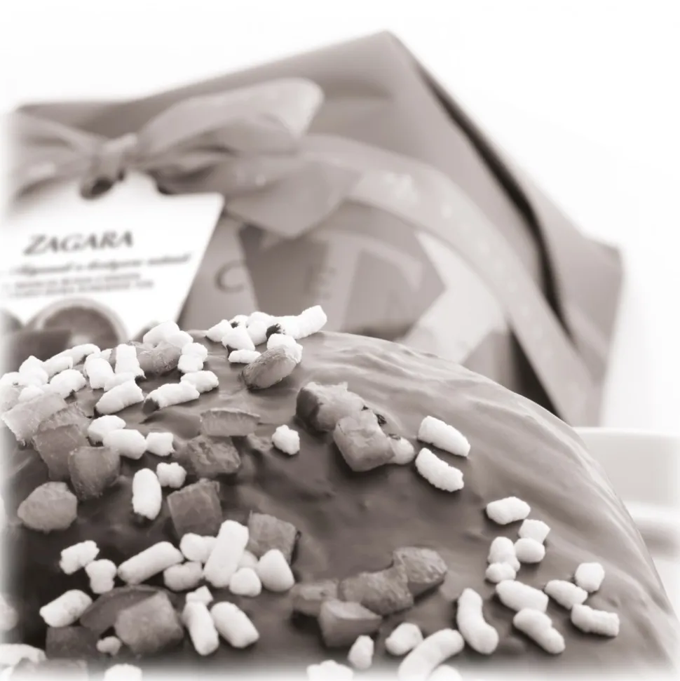 Vincente Delicacies - Panettone Covered with Milk Chocolate and Hazelnuts - Nucilla - Hand Wrapped Artisan - Avvenice