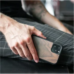 Woodcessories - Eco Bumper - Walnut Cover - Black - iPhone 11 Pro Max - Wooden Cover - Eco Case - Bumper Collection - Avvenice