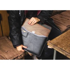 Woodcessories - MacBook Eco Pouch Cover - Walnut and Wool - MacBook 15 - Mac Case - Real Wood MacBook Bag - Avvenice