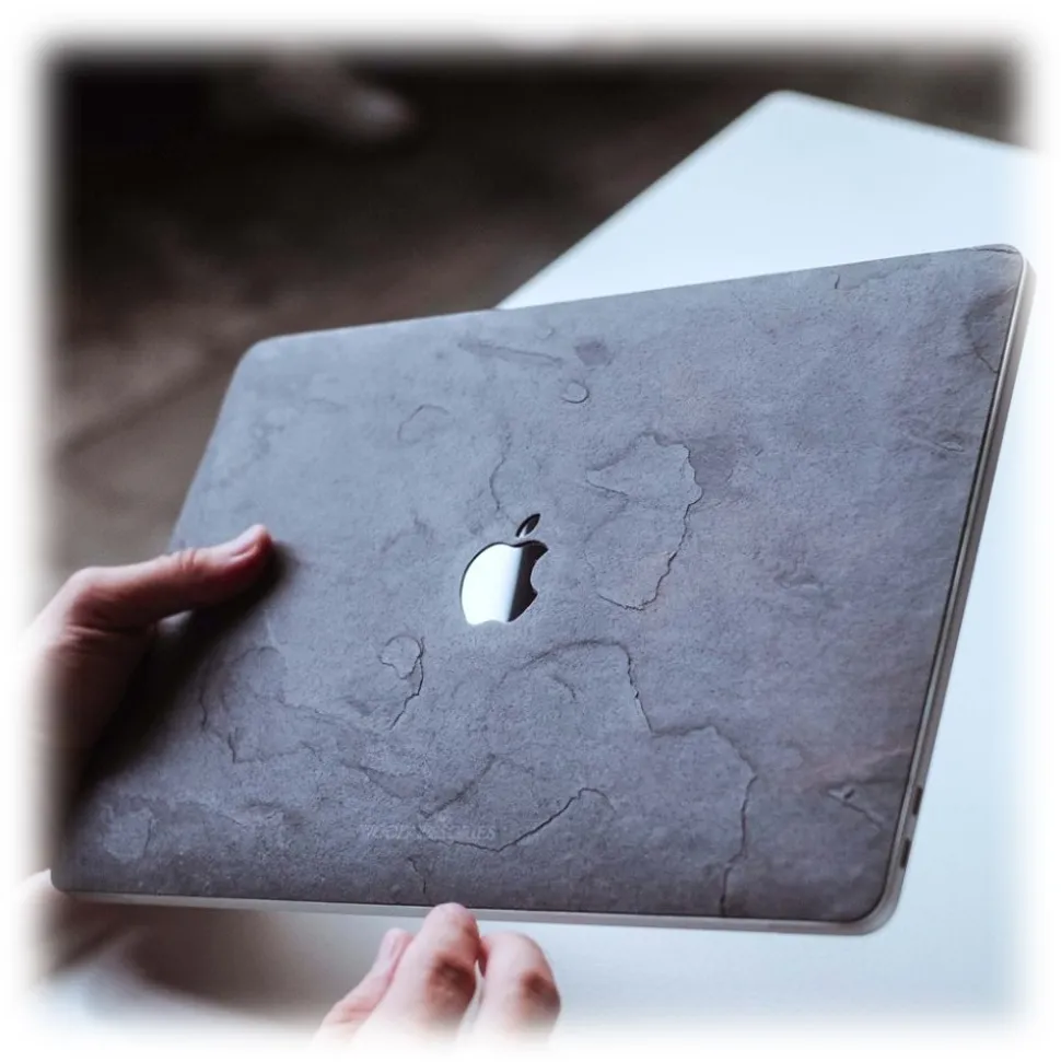 Woodcessories - Real Stone MacBook Cover - Antique White - MacBook 13 Pro Retina - Eco Skin Stone - Apple Logo - Avvenice