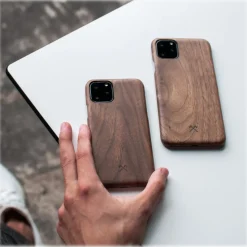 Woodcessories - Walnut / Cevlar Cover - iPhone 11 - Wooden Cover - Eco Case - Ultra Slim - Cevlar Collection - Avvenice