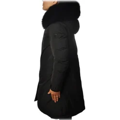 Woolrich - Fitted Down Jacket in Shiny Material and Hood - Black - Jacket - Luxury Exclusive Collection - Avvenice