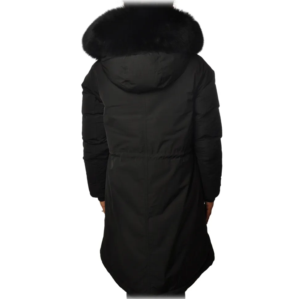 Woolrich - Fitted Down Jacket in Shiny Material and Hood - Black - Jacket - Luxury Exclusive Collection - Avvenice