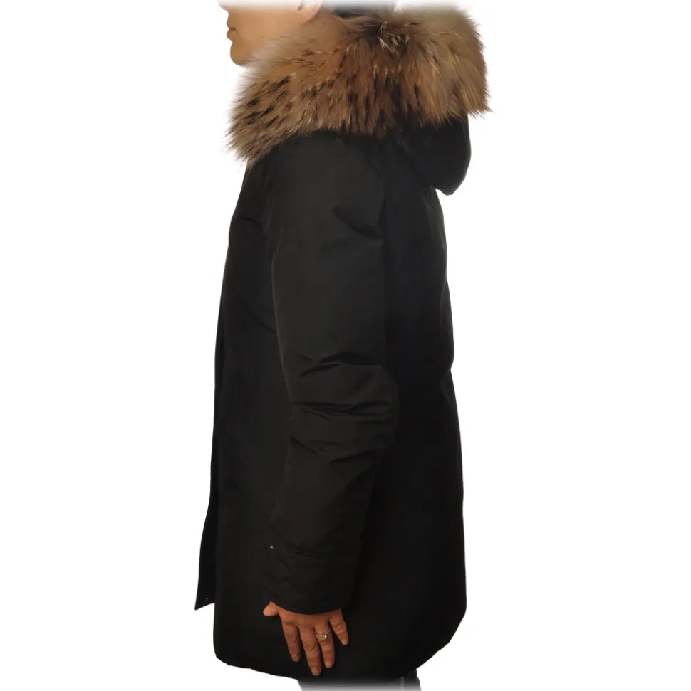 Woolrich - Jacket with Fur-Trimmed Hood - Black - Jacket - Luxury Exclusive Collection - Avvenice