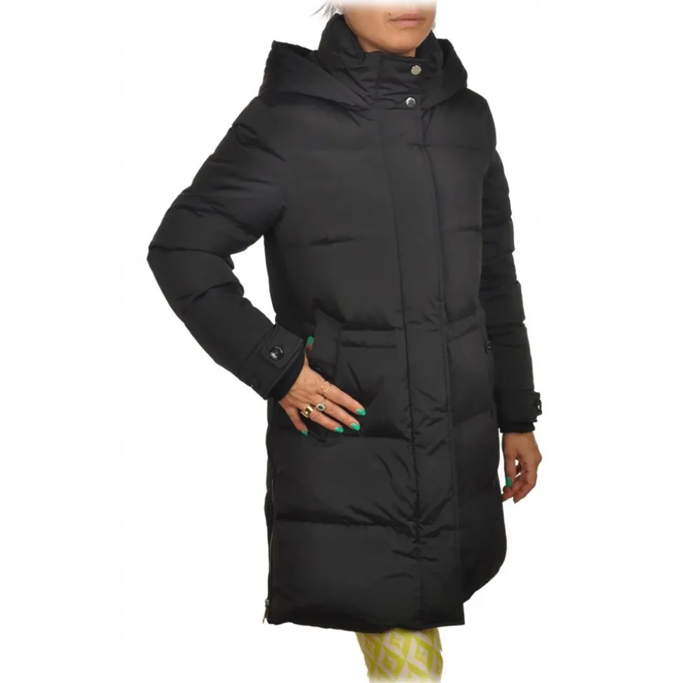 Woolrich - Long Quilted Hooded Down Jacket - Black - Jacket - Luxury Exclusive Collection - Avvenice